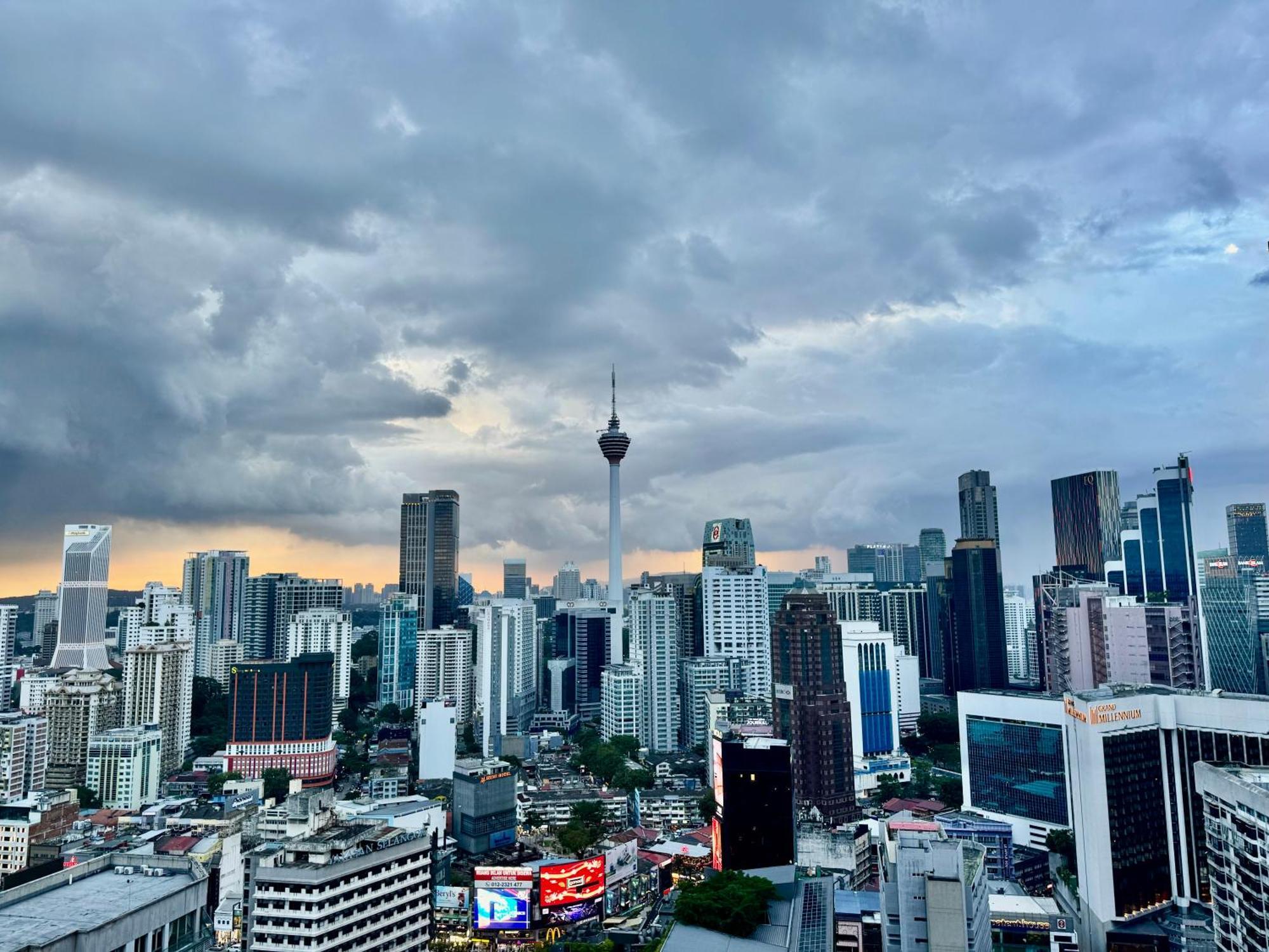 Klcc Suites At Axon By Skypool Kuala Lumpur Exteriör bild